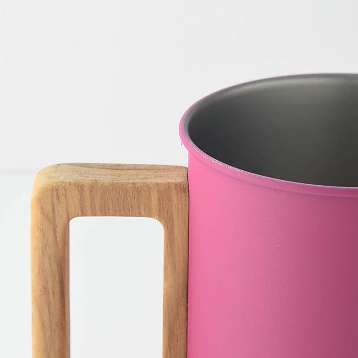 Not a simple mug – stainless steel mug with wooden handle