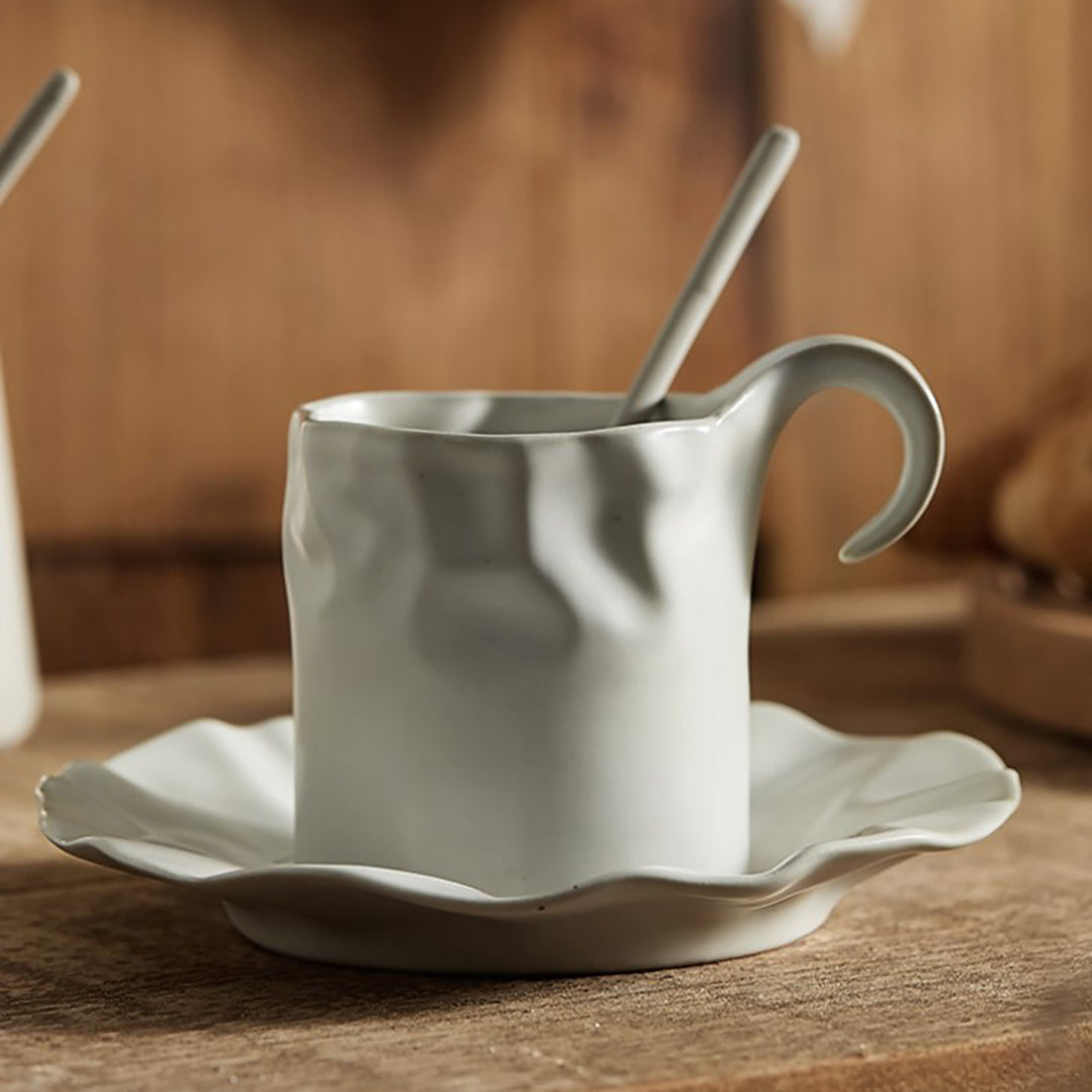 Leafy  –  artistic ceramic cup and saucer set